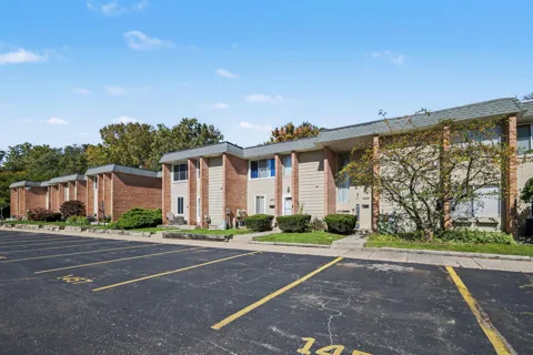 1457 Saxony Drive SE #14