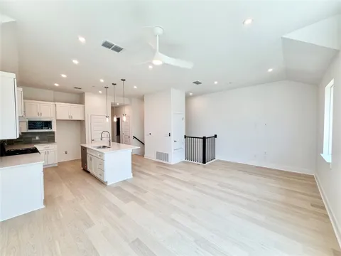 200 W 56th Street #8101
