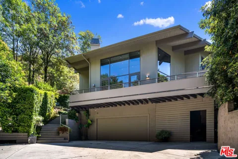 3386 Mandeville Canyon Road