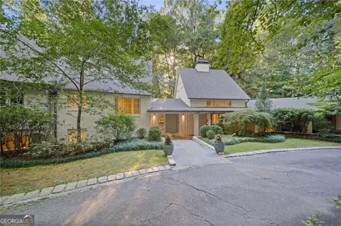 695 W Conway DR