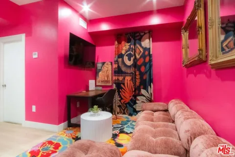 10953 Calvert