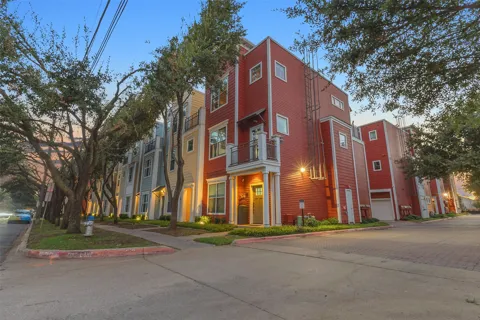 4121 McKinney Avenue #18
