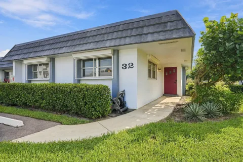 2886 FERNLEY DRIVE E #32