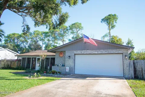 1214 S Tracy Drive