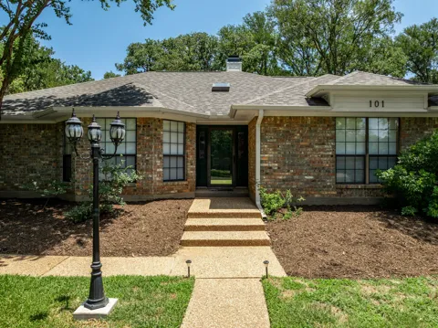 101 Lost Oaks Drive