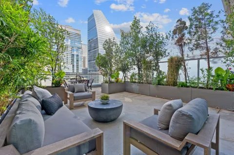 222 West Avenue #1005