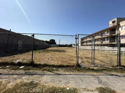 1220 W 57th