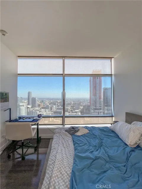 900 W Olympic
