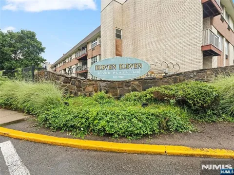 1111 River Road C32