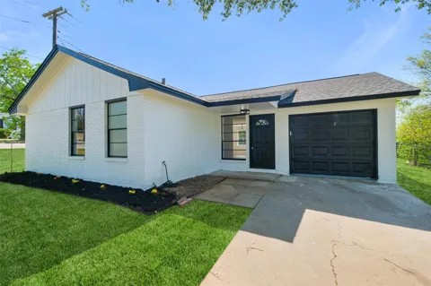 221 Baron Street
