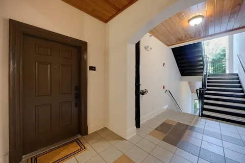 828 Highland Lane #2204