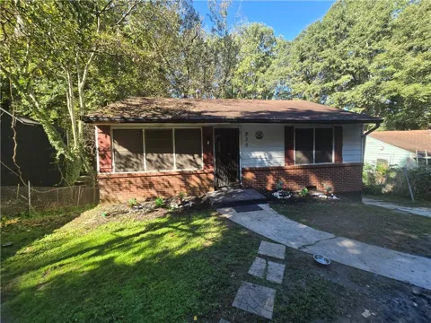 838 Woods Drive NW