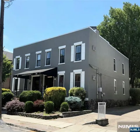 66-68 Edgewater Place A2