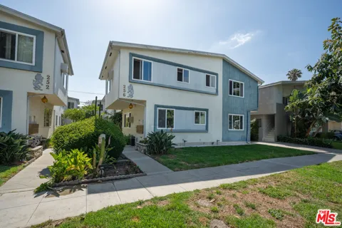 252 S Doheny Drive