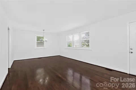4914 Unaka Avenue