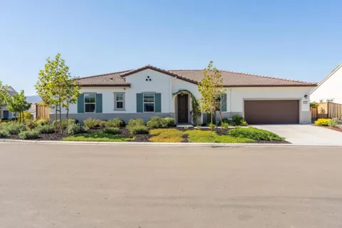 140 Scarlett Way