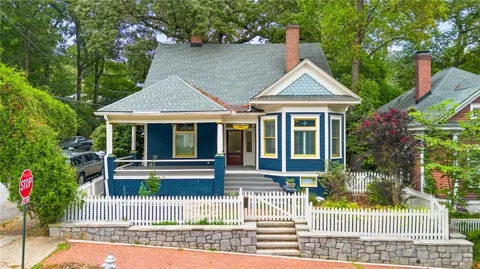 388 Augusta Avenue SE