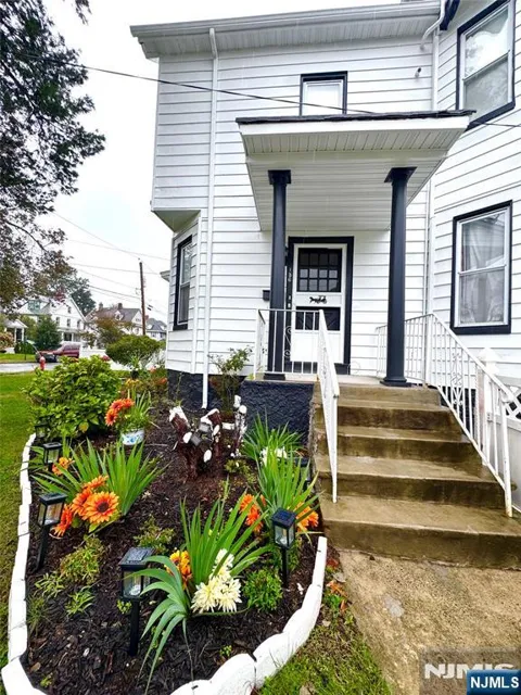 179 John Street 1stFloor