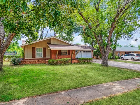 2222 Woodoak Drive