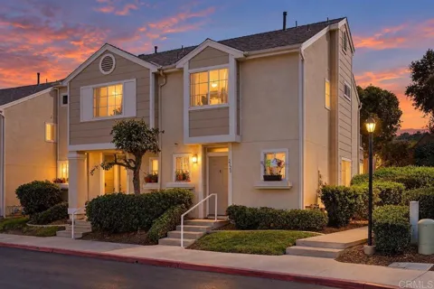 2120 Kings View Circle