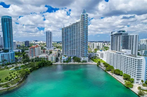 2020 Bayshore Dr #1902