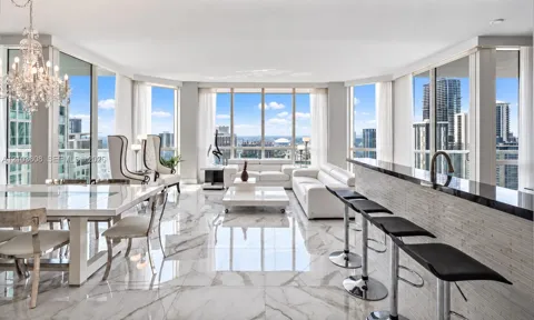 244 Biscayne Blvd #4308