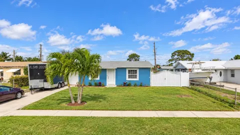 4947 Royal Ct N