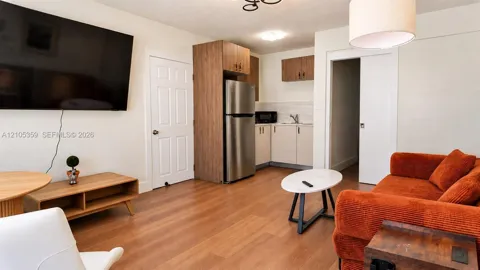 951 Jefferson Ave #3