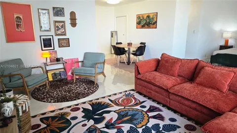 1000 West Ave #1204