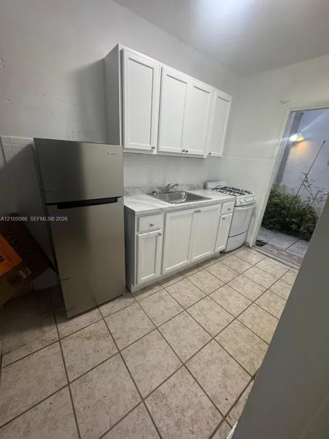 7300 Harding Ave #6
