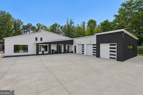 3240 Smithtown RD