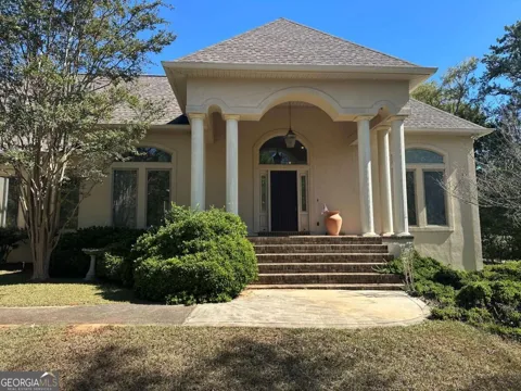 108 Regina DR NW