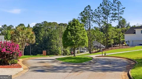 2055 Fontainbleau DR