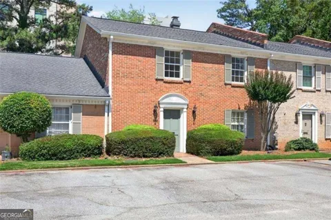 1631 Executive Park LN NE