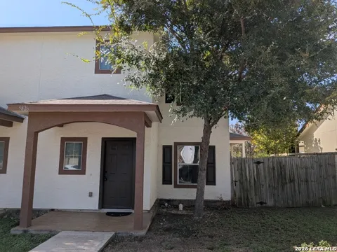 5826 Grandwood