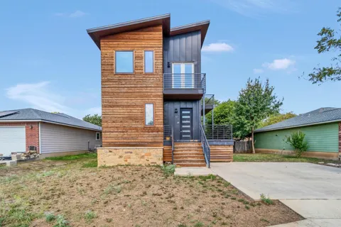 623 Sturgeon Street