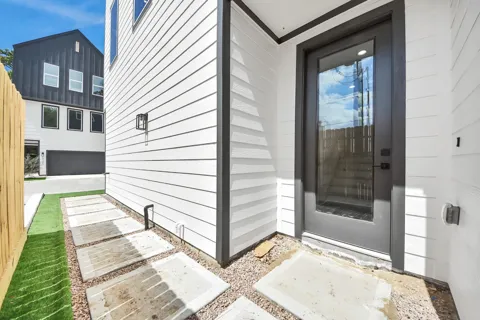 5313 Kindred Garden Lane