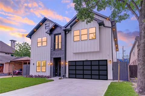 1721 Du Barry Lane