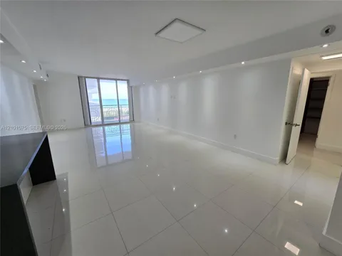 5825 Collins Ave #J4