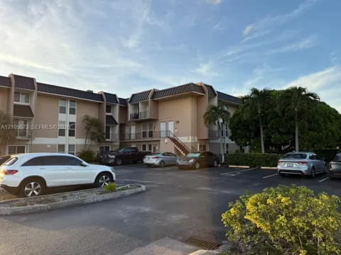 3901 SW #7C
