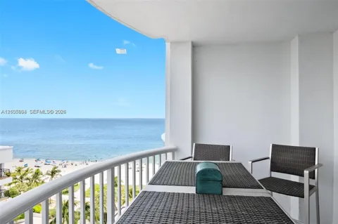 5401 Collins Ave #807