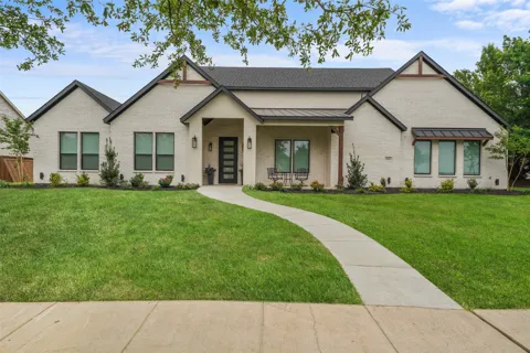 1002 Devonshire Drive