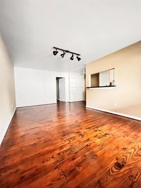 427 17th Street W #8
