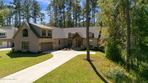 4557 Moss Bend