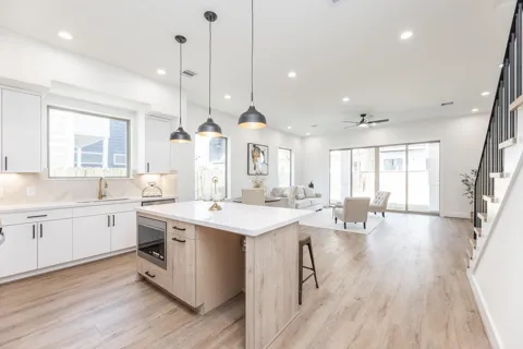 311 E 34th Street #B