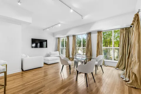 3401 Lee Parkway #409