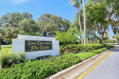 8701 CHAPMAN OAK COURT