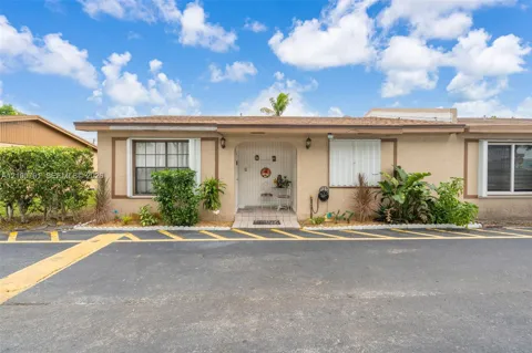 7810 Pembroke Rd #7810