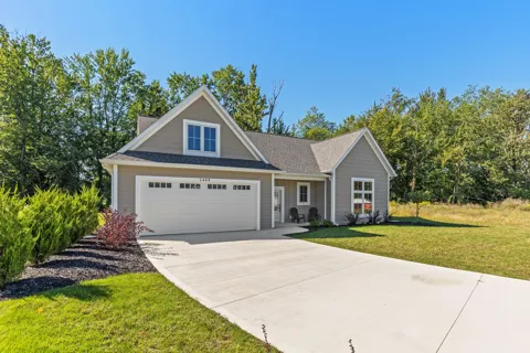 1468 Maplewood Drive #9