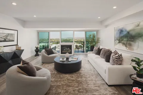 13600 Marina Pointe Drive #1605